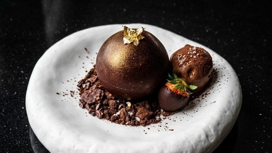 This chocolate dome recipe turns simple ingredients into a restaurant-worthy dessert: Step-by-step process This chocolate dome recipe turns simple ingredients into a restaurant-worthy dessert: Step-by-step process