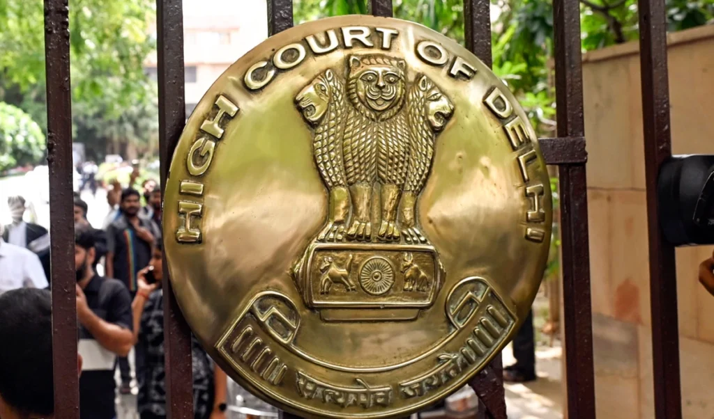 Tihar Jail में Protection Money के लिए मारपीट, Delhi High Court ने कैदी को दी Interim Bail Tihar Jail में Protection Money के लिए मारपीट, Delhi High Court ने कैदी को दी Interim Bail