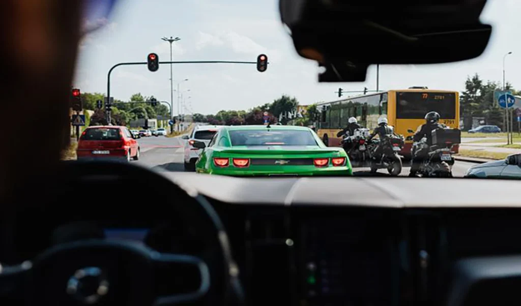 Traffic Signal Driving Tips: रेड सिग्नल पर कार को न्यूट्रल में डालते हैं? यह आदत जेब पर पड़ सकती है भारी Traffic Signal Driving Tips: रेड सिग्नल पर कार को न्यूट्रल में डालते हैं? यह आदत जेब पर पड़ सकती है भारी