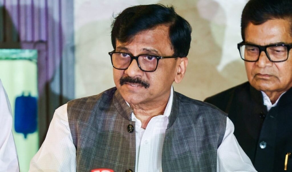 Uddhav गुट में भगदड़ के बाद ‘घर’ में घमासान, Sanjay Raut बोले- Leadership पर आत्म-मंथन जरूरी Uddhav गुट में भगदड़ के बाद ‘घर’ में घमासान, Sanjay Raut बोले- Leadership पर आत्म-मंथन जरूरी