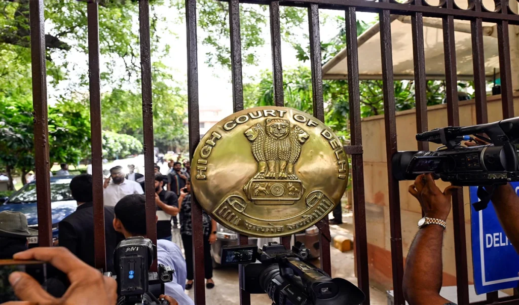 Voter List Revision: दिल्ली हाईकोर्ट ने ECI से पूछा- क्या Article 324 के नाम पर शिक्षकों को चुनाव ड्यूटी के लिए मजबूर करेंगे? Voter List Revision: दिल्ली हाईकोर्ट ने ECI से पूछा- क्या Article 324 के नाम पर शिक्षकों को चुनाव ड्यूटी के लिए मजबूर करेंगे?