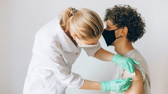 What are the effects of Hepatitis B, and why should one vaccinate? Gastroenterologist Dr Ayush Dhingra explains What are the effects of Hepatitis B, and why should one vaccinate? Gastroenterologist Dr Ayush Dhingra explains