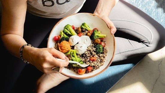 What is the 80/20 rule for weight loss? Fitness coach Allen Nguyen explains and shares 80/20 meal plan for beginners What is the 80/20 rule for weight loss? Fitness coach Allen Nguyen explains and shares 80/20 meal plan for beginners
