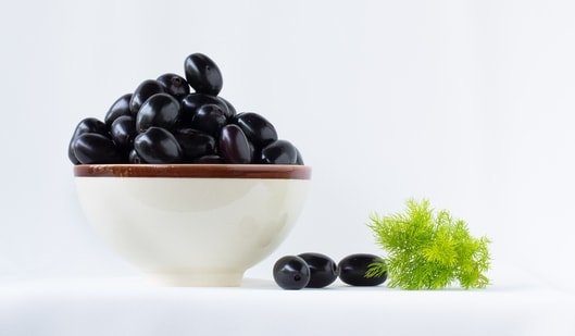 Why nutritionists want you to eat more jamun this monsoon: Health benefits, myths and the right way to consume it Why nutritionists want you to eat more jamun this monsoon: Health benefits, myths and the right way to consume it