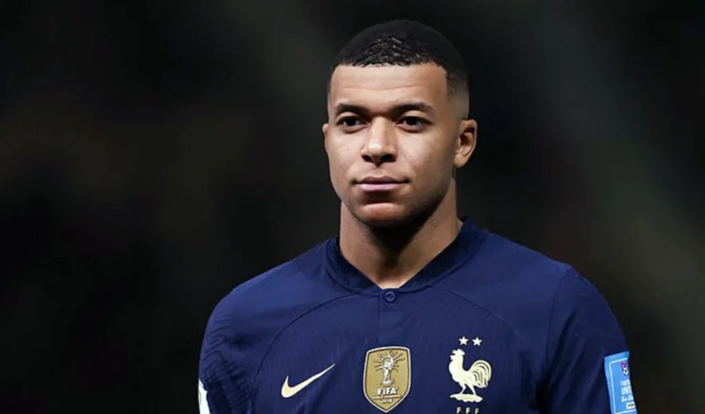 World Cup में 'Racist Attack' पर भड़के Kylian Mbappé, कहा- 'ऐसी महिला संसद के लायक नहीं'