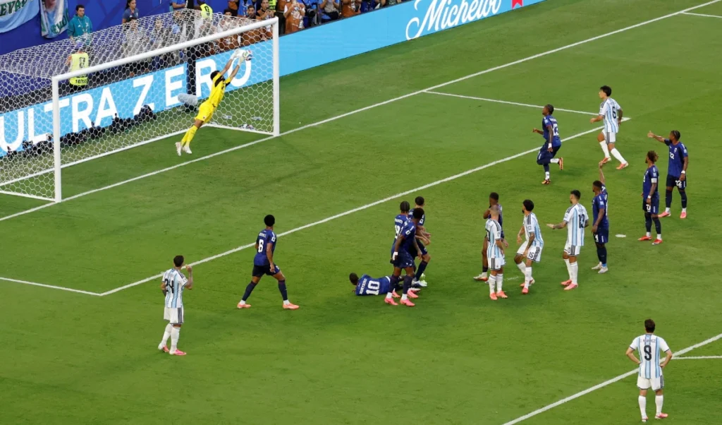 World Cup में Messi की Argentina के छुड़ाए पसीने, हार के बाद भी हीरो बना Goalkeeper Vozinha World Cup में Messi की Argentina के छुड़ाए पसीने, हार के बाद भी हीरो बना Goalkeeper Vozinha