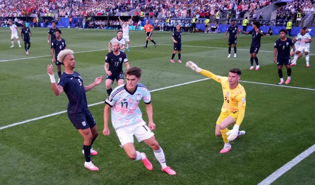 World Cup: मेजबान USA का सपना चकनाचूर, Belgium ने 4-1 से रौंदकर Quarter Final में मारी एंट्री World Cup: मेजबान USA का सपना चकनाचूर, Belgium ने 4-1 से रौंदकर Quarter Final में मारी एंट्री