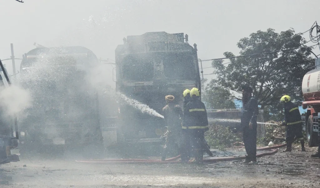 truck returning from a wedding ceremony meets with an accident in indonesia 13 dead truck returning from a wedding ceremony meets with an accident in indonesia 13 dead