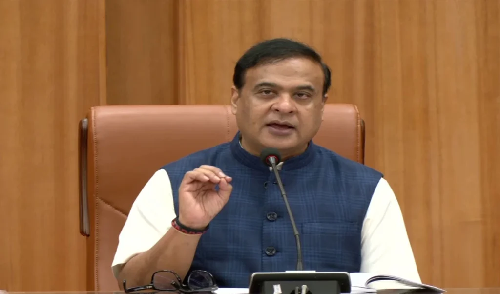 असम में Flood का कहर: CM Himanta Biswa Sarma ने किया प्रभावित इलाकों का दौरा, ₹4 लाख के मुआवजे का ऐलान असम में Flood का कहर: CM Himanta Biswa Sarma ने किया प्रभावित इलाकों का दौरा, ₹4 लाख के मुआवजे का ऐलान