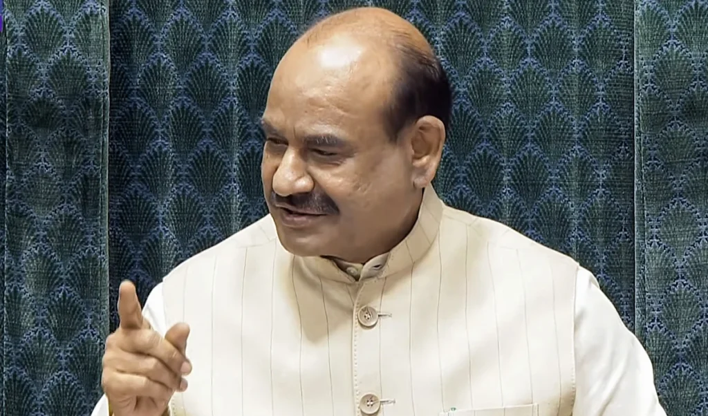 ओम बिरला का West Bengal के नवनिर्वाचित विधायकों को संदेश: राजनीति से ऊपर उठकर Democracy मज़बूत करें ओम बिरला का West Bengal के नवनिर्वाचित विधायकों को संदेश: राजनीति से ऊपर उठकर Democracy मज़बूत करें