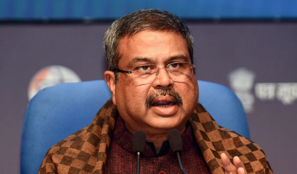 क्या धर्मेंद्र प्रधान का होगा इस्तीफा?CJP ने सरकार को दिया ‘हाँ या ना’ का अल्टीमेटम, Delhi में आज निर्णायक बैठक क्या धर्मेंद्र प्रधान का होगा इस्तीफा?CJP ने सरकार को दिया ‘हाँ या ना’ का अल्टीमेटम, Delhi में आज निर्णायक बैठक