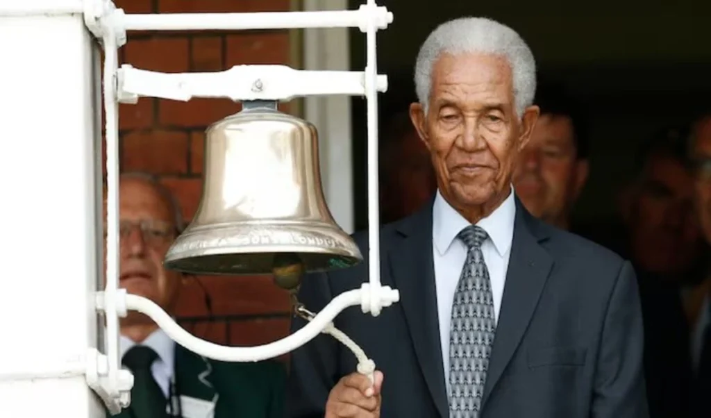 क्रिकेट इतिहास के सबसे महान All-rounder Sir Garfield Sobers का 89 की उम्र में निधन, Cricket World में शोक की लहर क्रिकेट इतिहास के सबसे महान All-rounder Sir Garfield Sobers का 89 की उम्र में निधन, Cricket World में शोक की लहर