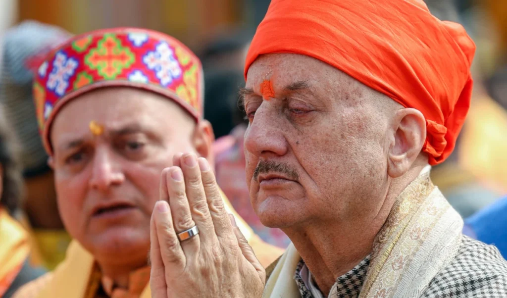 चोरी चोर की होती है, घर की नहीं, राम मंदिर विवाद पर अयोध्या पहुंचे अनुपम खेर का बड़ा बयान, कहा- सनातन की पवित्रता कम नहीं होगी चोरी चोर की होती है, घर की नहीं, राम मंदिर विवाद पर अयोध्या पहुंचे अनुपम खेर का बड़ा बयान, कहा- सनातन की पवित्रता कम नहीं होगी