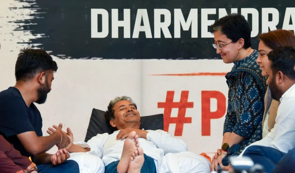 जंतर मंतर पर Sonam Wangchuk की हालत नाजुक, Hunger Strike के 16वें दिन 8.2 किलो घटा वजन और गिरा BP