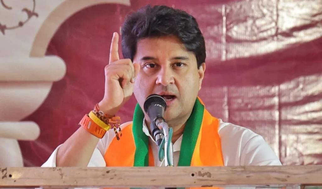 दतिया उपचुनाव में भाजपा के विजय अभियान को देंगे नई गति, शुक्रवार को दतिया पहुंचेंगे केंद्रीय मंत्री सिंधिया दतिया उपचुनाव में भाजपा के विजय अभियान को देंगे नई गति, शुक्रवार को दतिया पहुंचेंगे केंद्रीय मंत्री सिंधिया