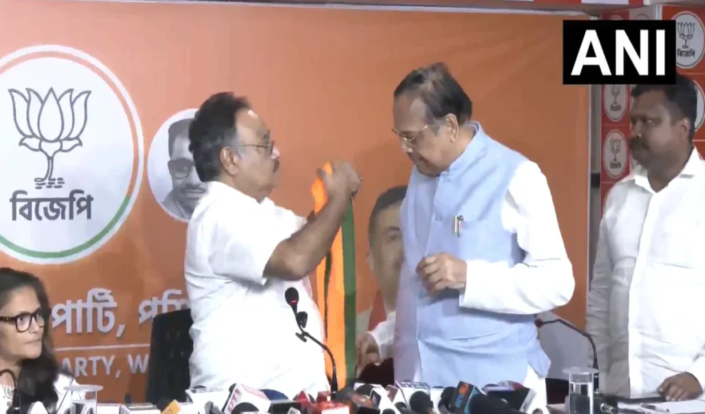 पश्चिम बंगाल में TMC को बड़ा झटका, Sushmita Dev समेत 3 पूर्व सांसद BJP में शामिल पश्चिम बंगाल में TMC को बड़ा झटका, Sushmita Dev समेत 3 पूर्व सांसद BJP में शामिल