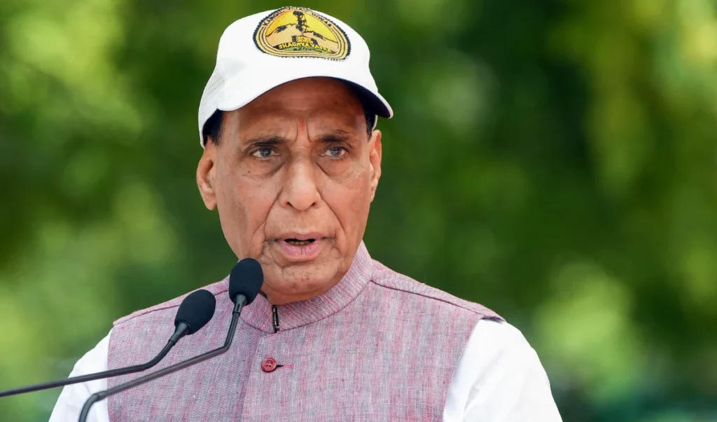 भारत में Infrastructure क्रांति! Rajnath Singh ने BRO को सराहा, कहा- विकास की नई मिसाल भारत में Infrastructure क्रांति! Rajnath Singh ने BRO को सराहा, कहा- विकास की नई मिसाल
