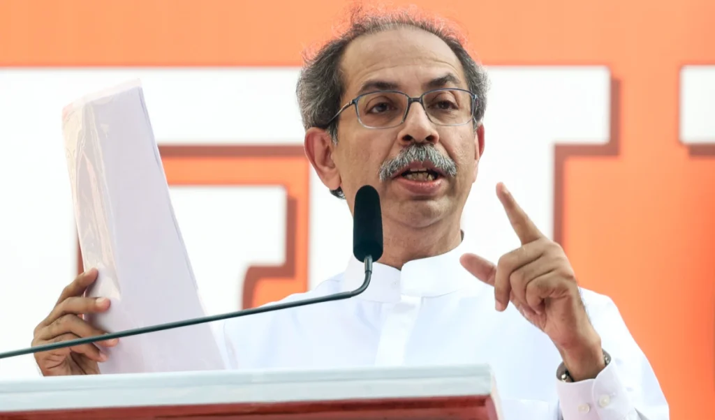 राम मंदिर दान गबन मामले पर Uddhav Thackeray का बड़ा दांव! BJP के खिलाफ अब जिला स्तर पर ‘राम रक्षा आंदोलन’ राम मंदिर दान गबन मामले पर Uddhav Thackeray का बड़ा दांव! BJP के खिलाफ अब जिला स्तर पर ‘राम रक्षा आंदोलन’