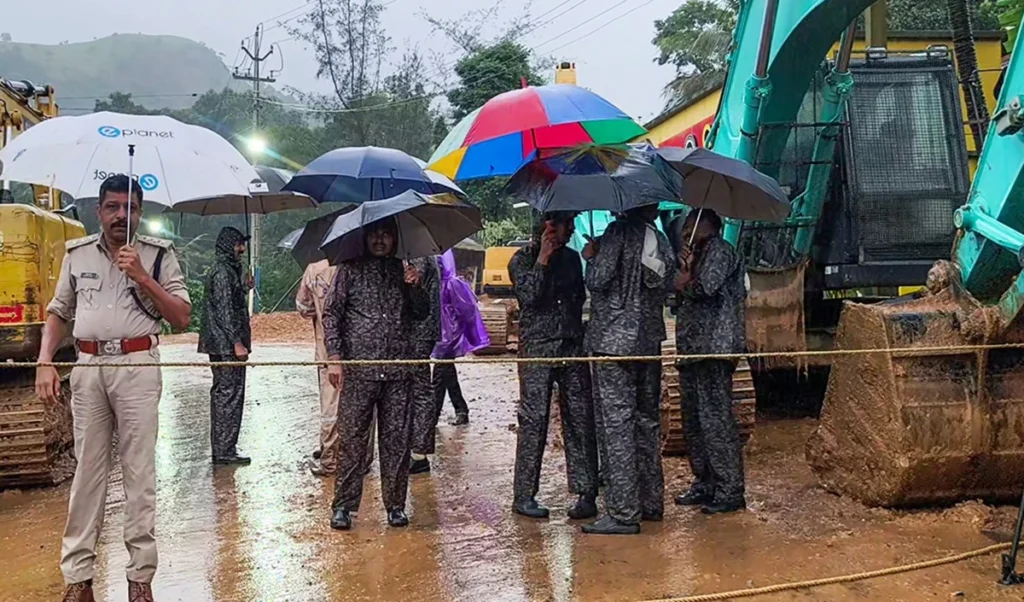वायनाड भूस्खलन: एक और शव बरामद होने से मृतकों की संख्या बढ़कर चार हुई, बचाव अभियान जारी
