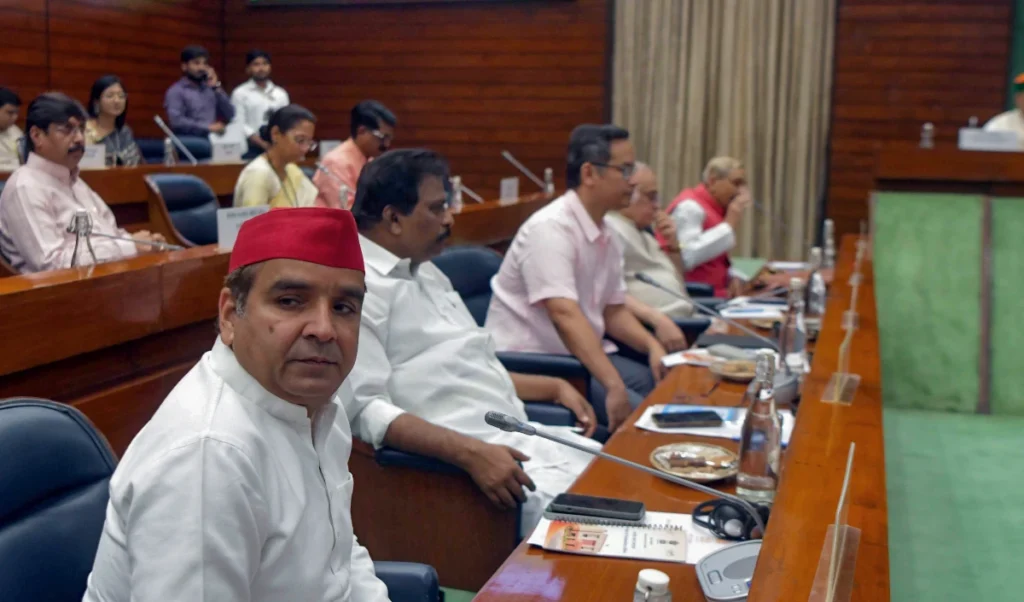 सपा की बड़ी घोषणा! Dharmendra Yadav बोले – Lok Sabha में ‘परिसीमन बिल’ रोकने के लिए लगाएंगे पूरी ताकत सपा की बड़ी घोषणा! Dharmendra Yadav बोले – Lok Sabha में ‘परिसीमन बिल’ रोकने के लिए लगाएंगे पूरी ताकत