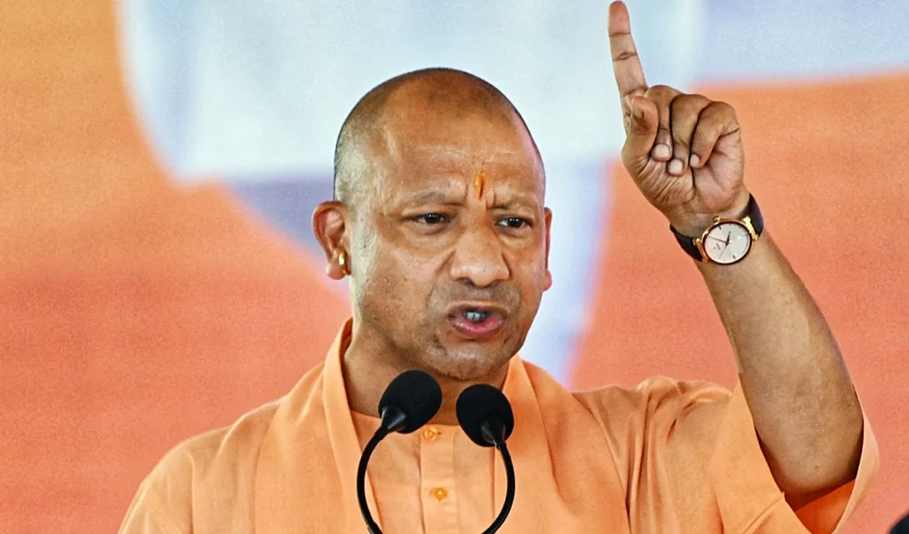 सीएम योगी का विपक्ष पर निशाना, कहा- सपा-कांग्रेस सनातन का अपमान करते हैं, BJP विरासत बचा रही है सीएम योगी का विपक्ष पर निशाना, कहा- सपा-कांग्रेस सनातन का अपमान करते हैं, BJP विरासत बचा रही है