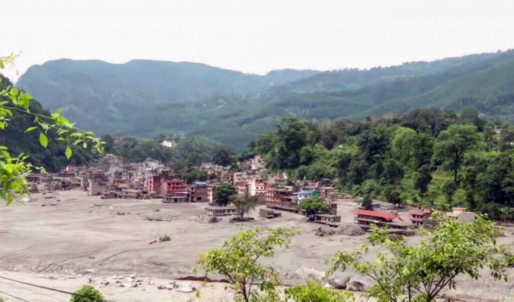 10 मिनट के टी ब्रेक ने बचा ली 28 लोगों की जान! Nepal से लौटे तीर्थयात्रियों ने सुनाई खौफनाक कहानी 10 मिनट के टी ब्रेक ने बचा ली 28 लोगों की जान! Nepal से लौटे तीर्थयात्रियों ने सुनाई खौफनाक कहानी
