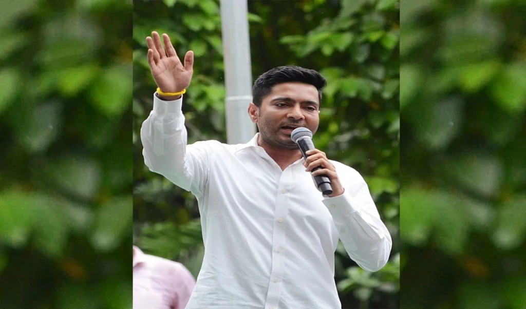 Abhishek Banerjee Eye Surgery: सुप्रीम कोर्ट ने कहा- इलाज के लिए विदेश जाना हर नागरिक का मौलिक अधिकार Abhishek Banerjee Eye Surgery: सुप्रीम कोर्ट ने कहा- इलाज के लिए विदेश जाना हर नागरिक का मौलिक अधिकार