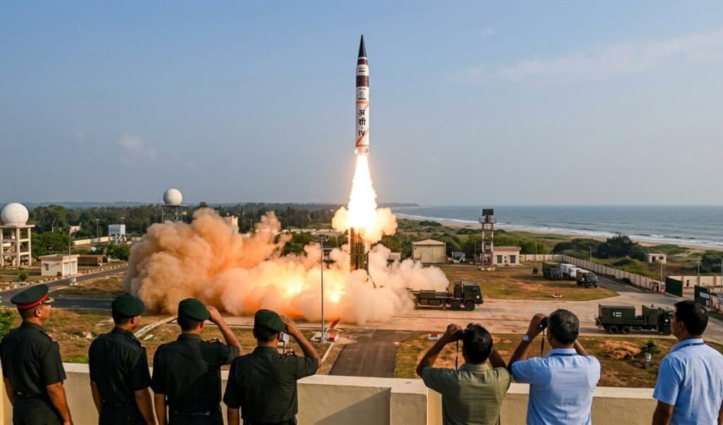 Agni-4 Missile: भारत ने ओडिशा के चांदीपुर रेंज से मध्यम दूरी की मिसाइल का किया सफल परीक्षण Agni-4 Missile: भारत ने ओडिशा के चांदीपुर रेंज से मध्यम दूरी की मिसाइल का किया सफल परीक्षण
