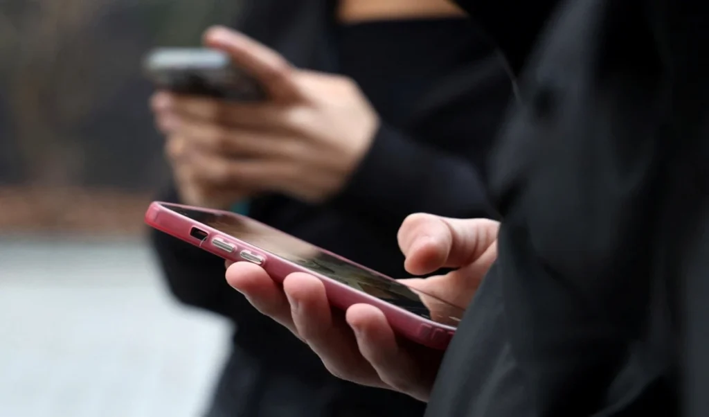 Australia Social Media Ban का असर: Meta ने हटाए 7.5 लाख से ज्यादा Minor Accounts, रेगुलेटरी दबाव बढ़ा Australia Social Media Ban का असर: Meta ने हटाए 7.5 लाख से ज्यादा Minor Accounts, रेगुलेटरी दबाव बढ़ा