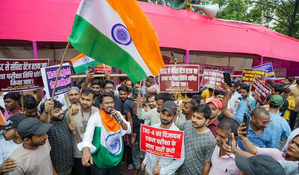BPSC ने किया 32,388 Teacher पदों का ऐलान, Bihar में सरकारी नौकरी का बड़ा मौका! BPSC ने किया 32,388 Teacher पदों का ऐलान, Bihar में सरकारी नौकरी का बड़ा मौका!