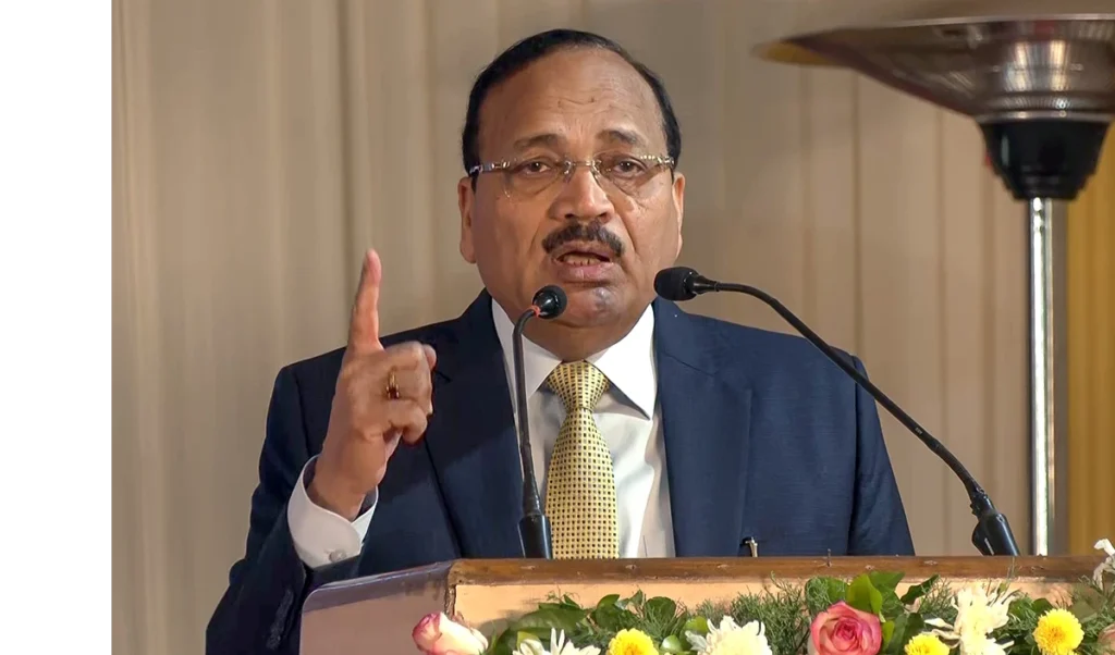 CJI Suryakant Clarification: ‘Cockroach’ टिप्पणी पर बोले प्रधान न्यायाधीश, कहा- Social Media पर फैलाया भ्रम CJI Suryakant Clarification: ‘Cockroach’ टिप्पणी पर बोले प्रधान न्यायाधीश, कहा- Social Media पर फैलाया भ्रम