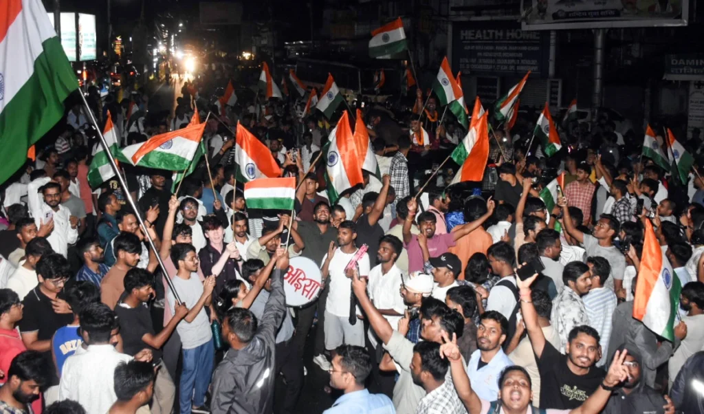 CM Hemant Soren के फैसले पर Jharkhand के छात्र सहमत, वापस लिया विरोध प्रदर्शन CM Hemant Soren के फैसले पर Jharkhand के छात्र सहमत, वापस लिया विरोध प्रदर्शन