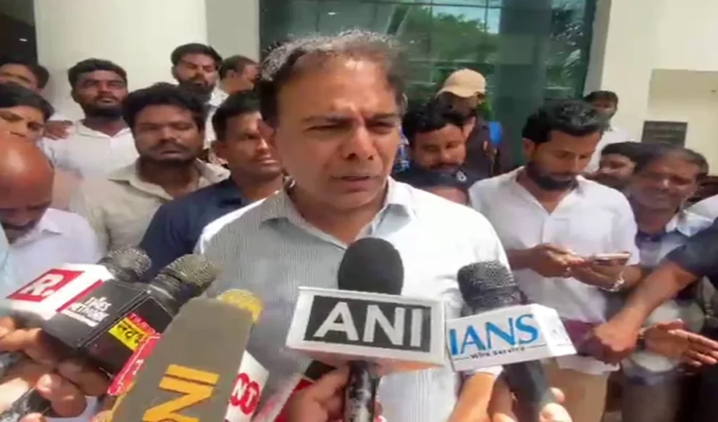 CM Revanth Reddy के भाई को 200 Crore की जमीन सिर्फ 7 Crore में? KTR के आरोपों से मचा हड़कंप CM Revanth Reddy के भाई को 200 Crore की जमीन सिर्फ 7 Crore में? KTR के आरोपों से मचा हड़कंप