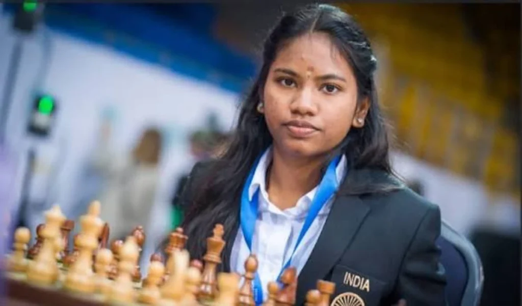 Chess Olympiad: दिग्गज Harika Dronavalli टीम से बाहर, 19 वर्षीय Savitha Shri को मिला Team India में मौका Chess Olympiad: दिग्गज Harika Dronavalli टीम से बाहर, 19 वर्षीय Savitha Shri को मिला Team India में मौका