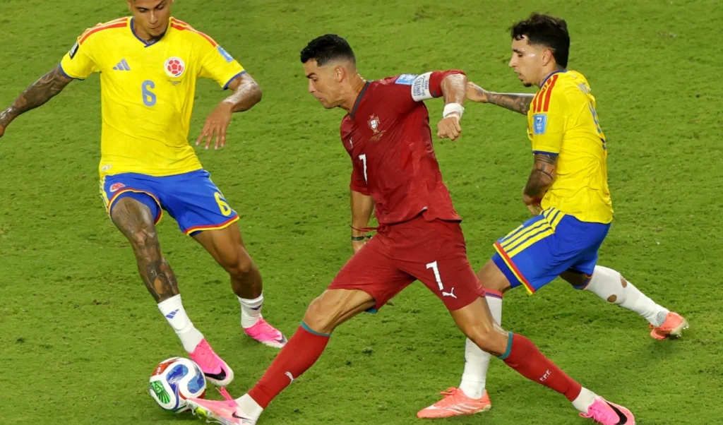 Cristiano Ronaldo Retirement: संन्यास की दहलीज पर दिग्गज फुटबॉलर, Al Nassr के साथ खत्म हो सकता है करियर का सफर Cristiano Ronaldo Retirement: संन्यास की दहलीज पर दिग्गज फुटबॉलर, Al Nassr के साथ खत्म हो सकता है करियर का सफर