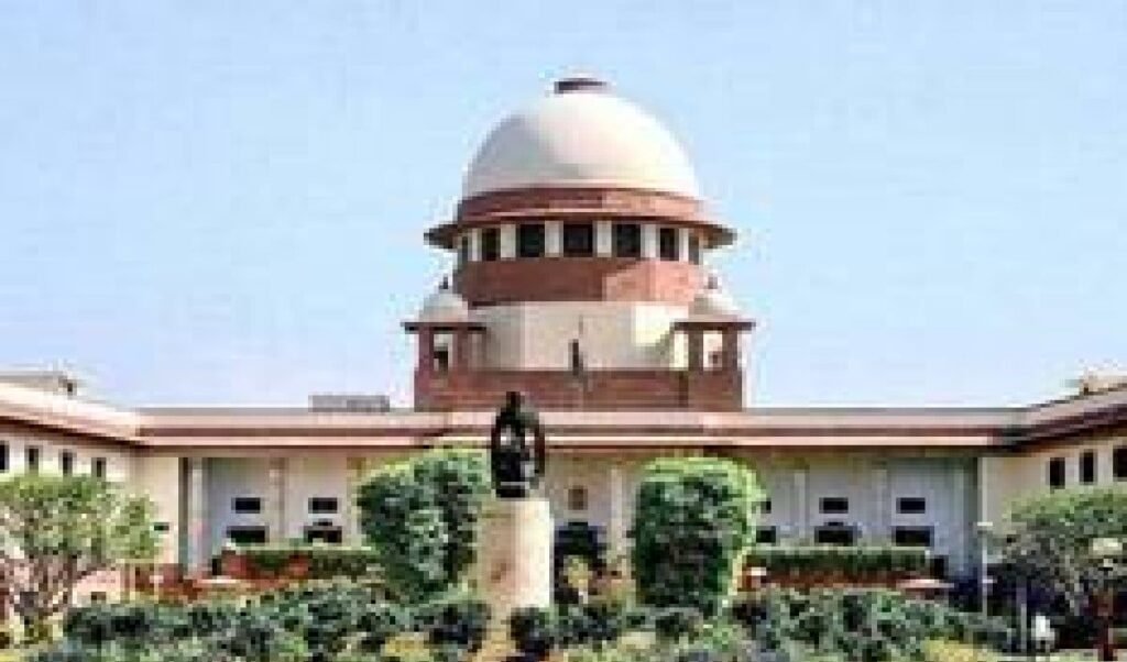 Delhi Heritage की अनदेखी पर Supreme Court सख्त, MCD और ASI अधिकारियों को ‘Personal Appearance’ का नोटिस Delhi Heritage की अनदेखी पर Supreme Court सख्त, MCD और ASI अधिकारियों को ‘Personal Appearance’ का नोटिस