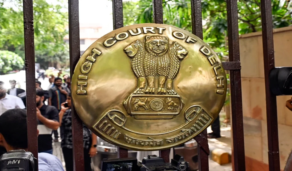 Delhi High Court ने Parliament Security पर PIL की खारिज, कहा- सुरक्षा ढांचा और ‘Review’ संसद का विशेषाधिकार Delhi High Court ने Parliament Security पर PIL की खारिज, कहा- सुरक्षा ढांचा और ‘Review’ संसद का विशेषाधिकार