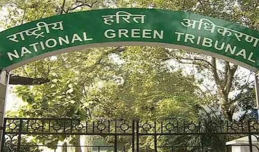 Delhi Pollution मामले में NGT सख्त, Police Commissioner से बंद फैक्ट्रियों के Inspection पर मांगा जवाब Delhi Pollution मामले में NGT सख्त, Police Commissioner से बंद फैक्ट्रियों के Inspection पर मांगा जवाब