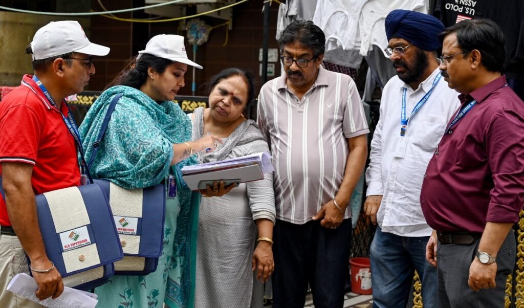 Delhi SIR: ड्राफ़्ट वोटर लिस्ट जारी; 1.45 करोड़ में से 47.7 लाख Voters के नाम लिस्ट से बाहर Delhi SIR: ड्राफ़्ट वोटर लिस्ट जारी; 1.45 करोड़ में से 47.7 लाख Voters के नाम लिस्ट से बाहर