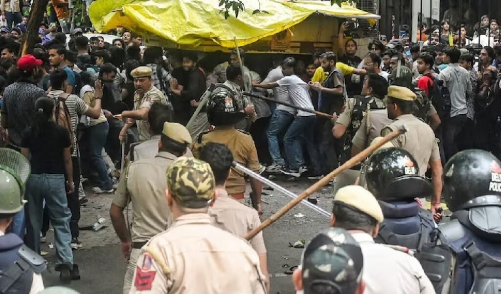 Delhi Student Protests: हिंसा और पुलिस ज्यादती की जांच करेगा SC का पैनल, जस्टिस आर सुभाष रेड्डी संभालेंगे कमान Delhi Student Protests: हिंसा और पुलिस ज्यादती की जांच करेगा SC का पैनल, जस्टिस आर सुभाष रेड्डी संभालेंगे कमान
