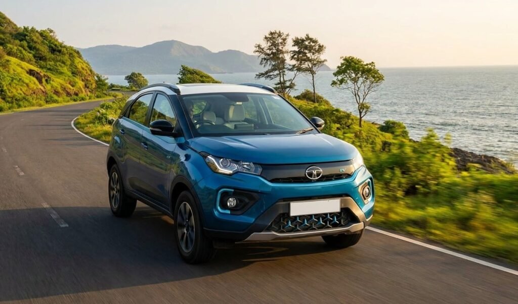 EV Market में Tata Motors का दबदबा, 6 महीने में 3 गुना बढ़ी Bookings पर Supply Chain की चुनौती EV Market में Tata Motors का दबदबा, 6 महीने में 3 गुना बढ़ी Bookings पर Supply Chain की चुनौती
