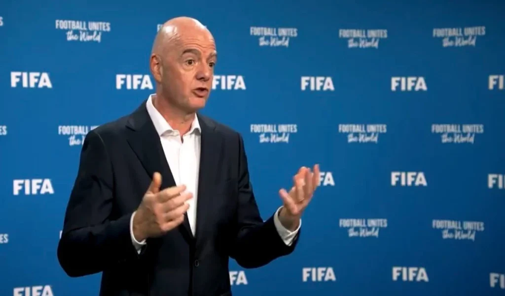FIFA Crisis: इंफैन्टिनो की माफी के बाद भी UEFA की World Cup Boycott की धमकी बरकरार FIFA Crisis: इंफैन्टिनो की माफी के बाद भी UEFA की World Cup Boycott की धमकी बरकरार