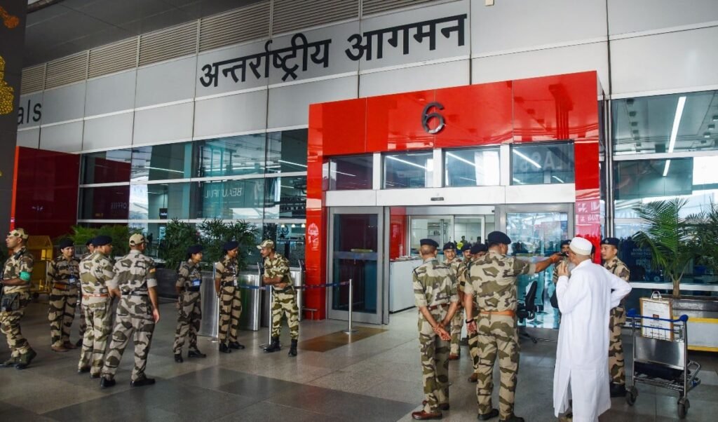 FedEx Delhi Airport Investment | ग्लोबल ट्रेड में भारत का तहलका! Delhi Airport पर बनेगा सुपर-फास्ट कार्गो हब, हर घंटे 5,000 पैकेजों की होगी प्रोसेसिंग!