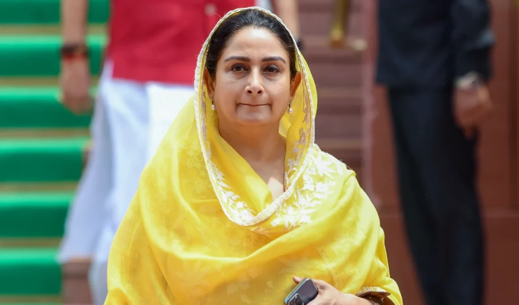 Harshimrat Kaur ने Amit Shah को लिखा पत्र: Sukhbir Badal पर हमले की NIA से हाई-लेवल जांच की मांग की Harshimrat Kaur ने Amit Shah को लिखा पत्र: Sukhbir Badal पर हमले की NIA से हाई-लेवल जांच की मांग की