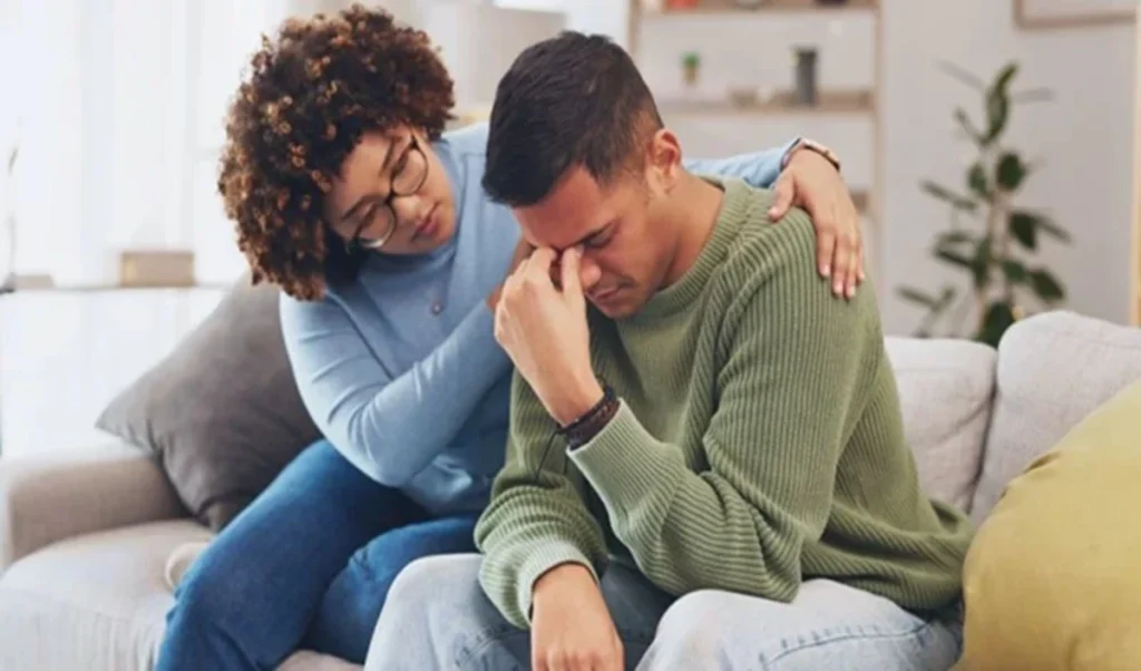 Health Tips: पुरुषों में गुस्सा तो महिलाओं में उदासी, क्यों अलग दिखते हैं डिप्रेशन के लक्षण Health Tips: पुरुषों में गुस्सा तो महिलाओं में उदासी, क्यों अलग दिखते हैं डिप्रेशन के लक्षण