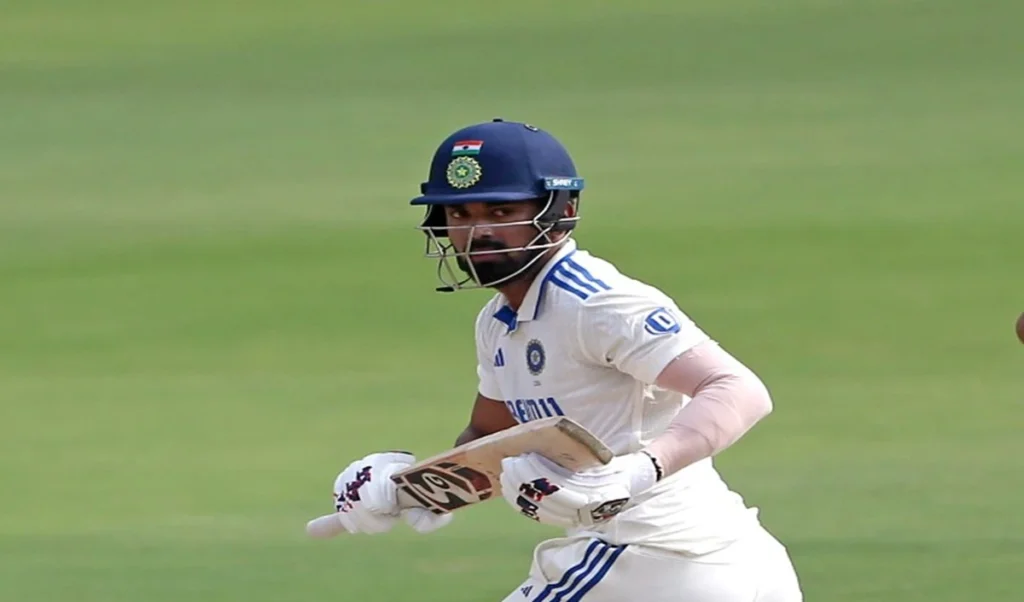 IND vs SL 1st Test: Yashasvi Jaiswal के Run Out के बाद KL Rahul और Padikkal ने संभाली भारतीय पारी IND vs SL 1st Test: Yashasvi Jaiswal के Run Out के बाद KL Rahul और Padikkal ने संभाली भारतीय पारी