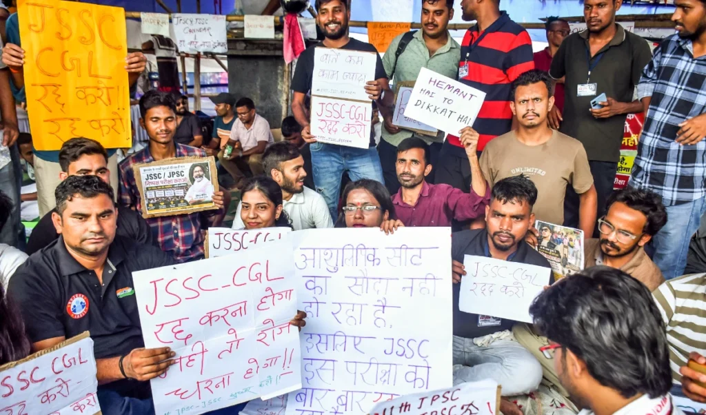 Jharkhand JPSC-JSSC विवाद पर Government से वार्ता विफल, छात्रों का Protest तेज Jharkhand JPSC-JSSC विवाद पर Government से वार्ता विफल, छात्रों का Protest तेज