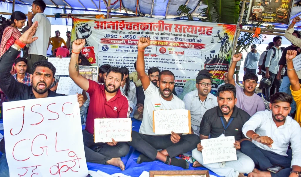 Jharkhand JPSC Protest: सरकार से बातचीत को तैयार छात्र, Video Recording की रखी शर्त Jharkhand JPSC Protest: सरकार से बातचीत को तैयार छात्र, Video Recording की रखी शर्त