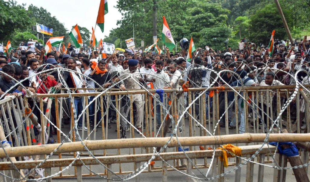 Jharkhand Protest: रांची में 500 अज्ञात छात्रों सहित 600 प्रदर्शनकारियों पर FIR, सरकार पर ‘दमन’ का आरोप Jharkhand Protest: रांची में 500 अज्ञात छात्रों सहित 600 प्रदर्शनकारियों पर FIR, सरकार पर ‘दमन’ का आरोप