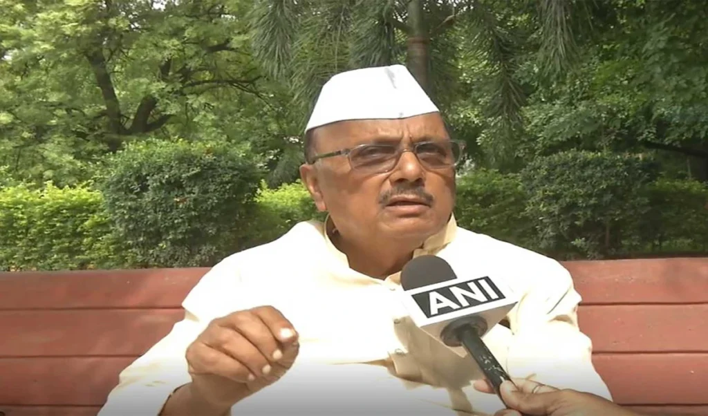 Karnataka Cabinet Expansion: सिद्धारमैया के 3 वादों के बाद भी जगह नहीं, MLA B.R. Patil ने फेसबुक पर जताया गहरा दर्द Karnataka Cabinet Expansion: सिद्धारमैया के 3 वादों के बाद भी जगह नहीं, MLA B.R. Patil ने फेसबुक पर जताया गहरा दर्द